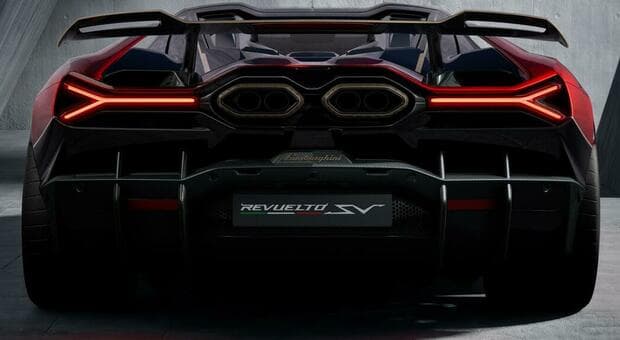  Revuelto SV, in onore di Miura: la cavalleria sale. Mai una Lamborghini ha potuto contare su una spinta tanto vigorosa 