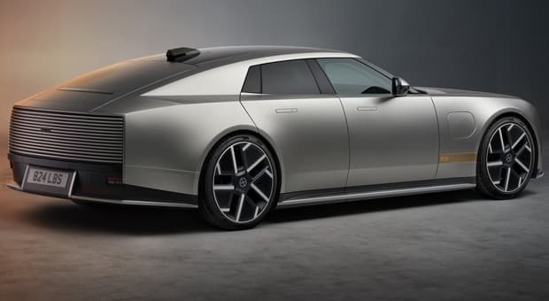  Jaguar svela a New York la Type 01: il capolavoro ?full electric? apre una nuova era al prestigioso brand 
