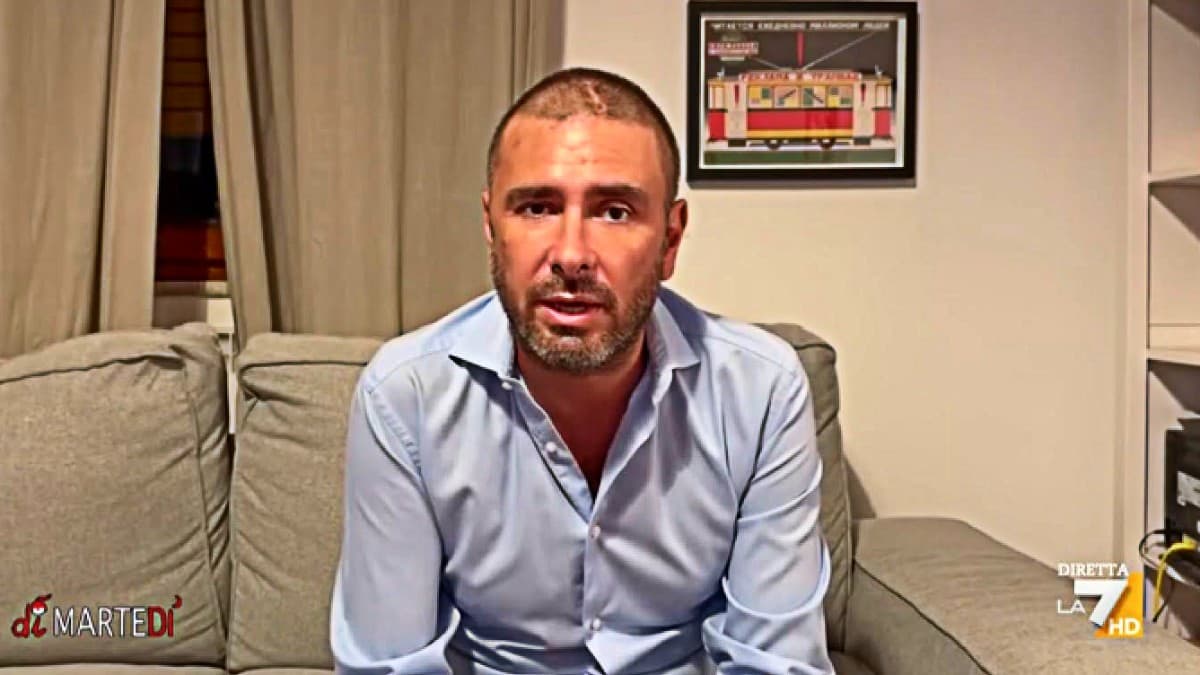 Alessandro Di Battista torna sul piccolo schermo, oggi ospite da Floris