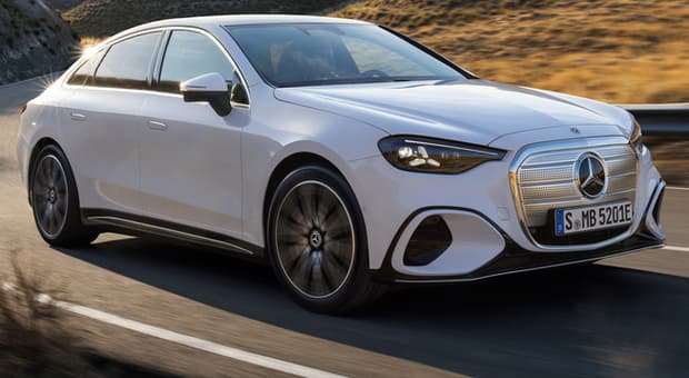  Nuova Classe C, la berlina di Mercedes cambia volto ed energia. Solo elettrica, è ancora più comoda e tecnologica. Autonomia fino a 762 km 