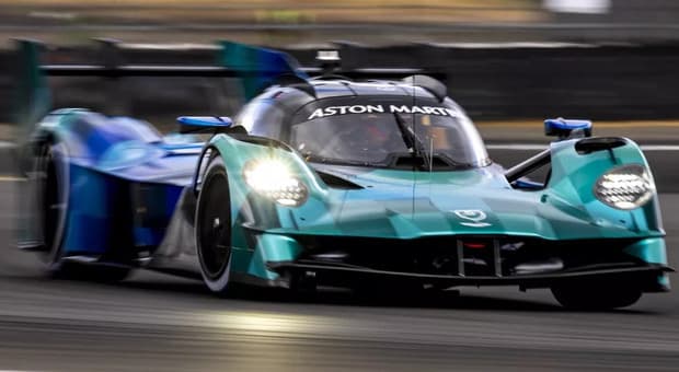  WEC: Aston Martin a Silverstone inizia il lavoro per l?evoluzione della Hypercar Valkyrie 