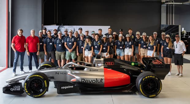  Audi porta i campioni FISI a Imola: la nuova RS 5 plug-in hybrid conquista gli olimpionici di Milano Cortina 2026 