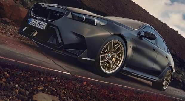  Bmw, per i modelli M Performance arriva il nuovo Black Package. Dedicato alla Serie 2 Coupé, Serie 4 Coupé e Serie 4 Cabrio 