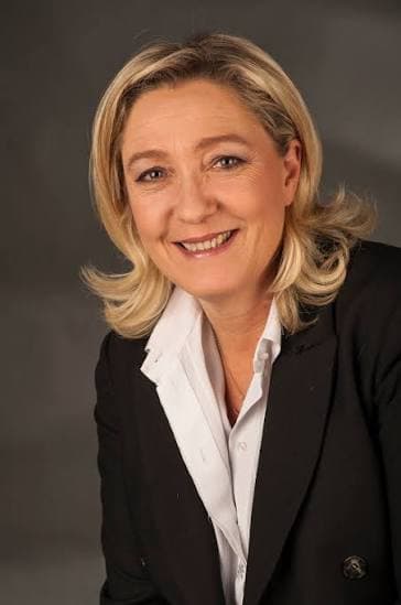 Francia, Le Pen lancia la sfida all'Eliseo: «È una lotta contro il declino»
