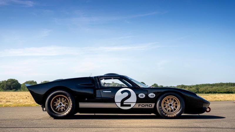 Non solo GT40: dalla Model T al Raptor T1+ per la Dakar, in pista con la storia da corsa della Ford