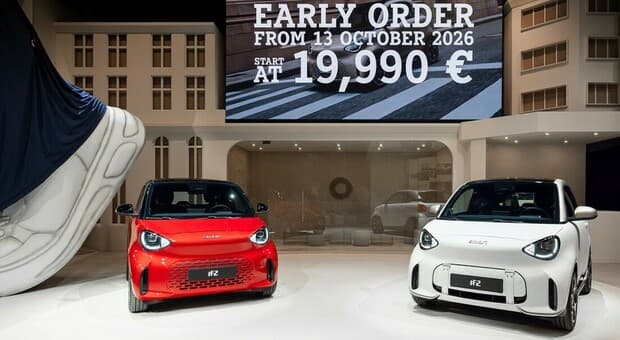  Smart #2: è tornata la regina delle citycar. Svelata a Parigi ha 60 kW/82 cv, il prezzo parte da 19.990 euro 