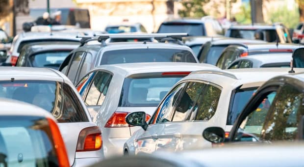  Governo approva il decreto, via il bollo sulle auto piccole e medie e sui motocicli e taglio delle accise fino al 5 ottobre 