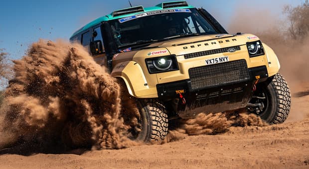  Land Rover sbarca in Africa con tre Defender D7X-R e punta al Rallye du Maroc 2026 