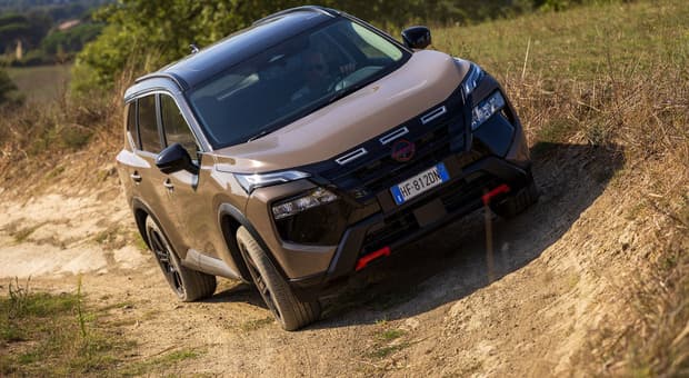  Nissan X-Trail: 25 anni di evoluzione, più tecnologia e anima outdoor con la N-Trek 