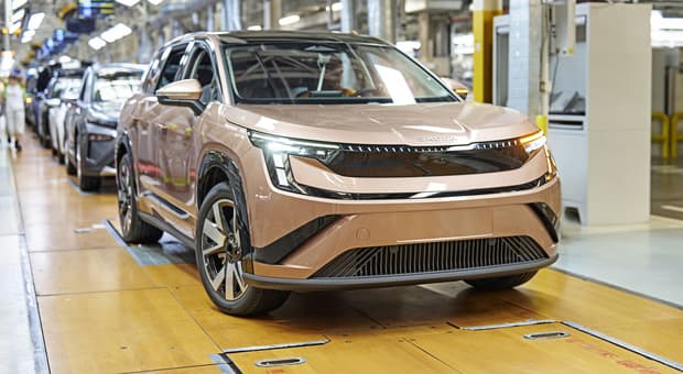  Skoda avvia la produzione del nuovo Peaq. Il maxi Suv elettrico a sette posti è realizzato a Mladá Boleslav 