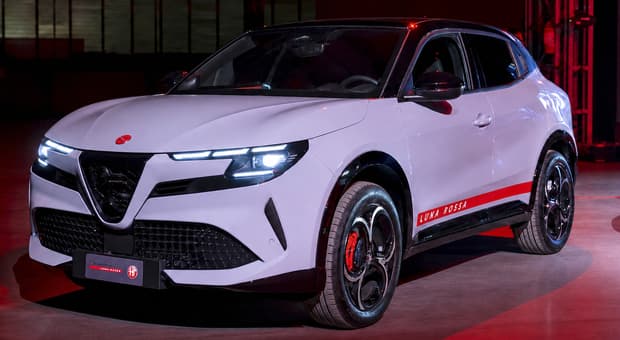  Alfa Romeo col vento in poppa: è Coppa America. Edizione speciale Luna Rossa per l'intera gamma 