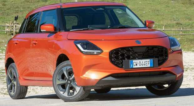  Suzuki Swift Hybrid AllGrip, prima tra le auto a benzina più efficienti del 2026. Consuma 4,05 litri ogni 100 km 