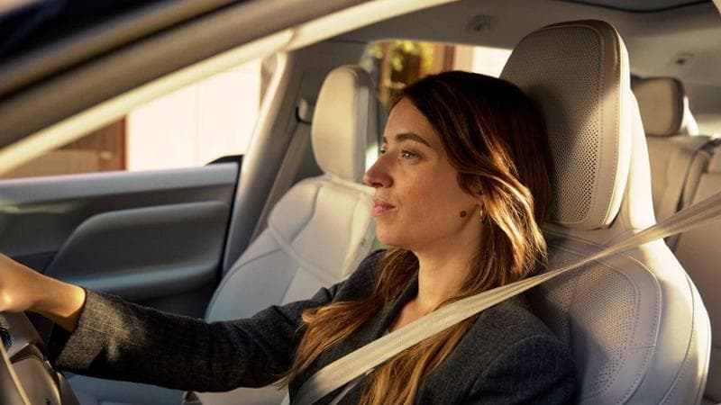 Le auto Volvo sono “no gender”: garantiscono pari protezione a donne e uomini. I dati