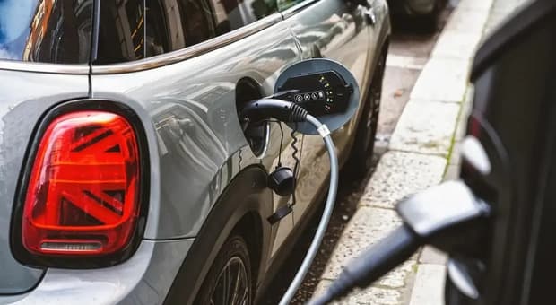  Elettriche accelerano superando il 20% di quota in un mercato europeo dell'auto che cresce a giugno del 13,1% 