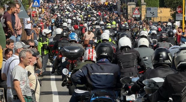  Moto Guzzi, 60mila a Mandello per la nuova fabbrica e il museo: che successo per le GMG 2026. Il nostro racconto da Mandello del Lario 