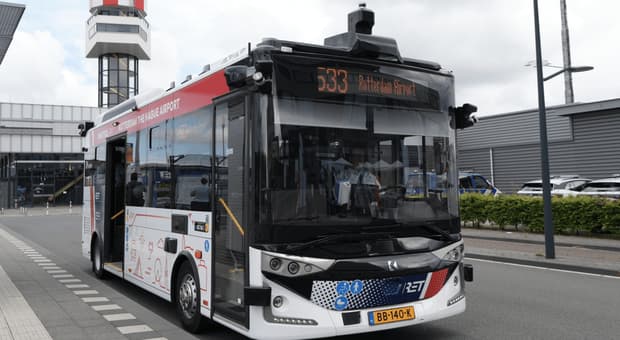  Roma, allo studio i bus senza conducente: il Campidoglio cerca operatori per la sperimentazione 