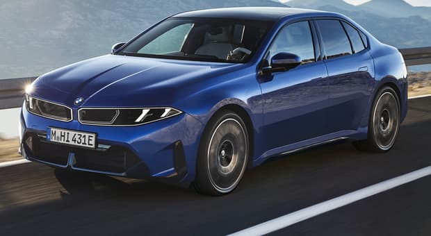  Bmw Serie 3, la nuova generazione debutta anche in versione elettrica. La i3 50 xDrive ha 469 cv e 645 Nm 