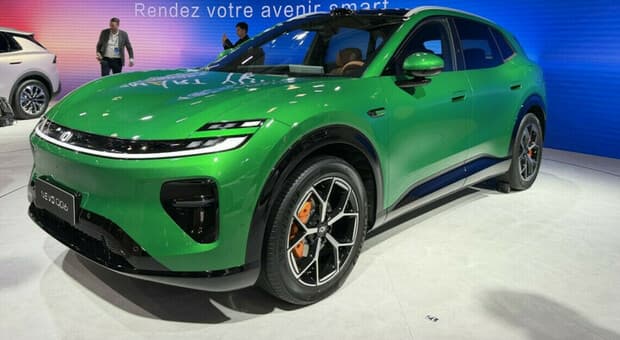  Changan protagonista al Salone di Parigi tra tecnologie ibride e i sistemi di sicurezza 