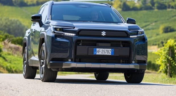  Across Plug-in, Suzuki lancia il Suv-ammiraglia con trazione 4x4 AllGrip 