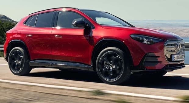 Mercedes GLA: la terza generazione del Suv compatto della Stella cresce, diventa anche elettrico e punta sulla tecnologia 