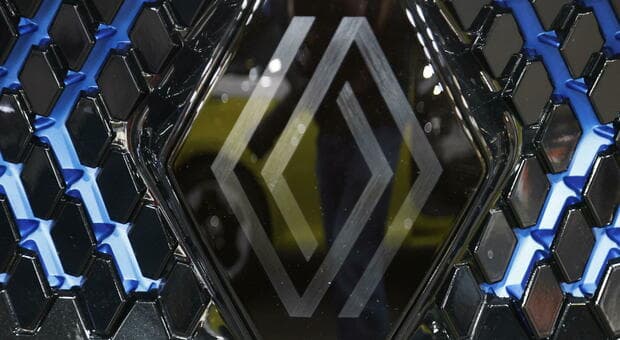  Renault Group chiude i 6 mesi con oltre 30 miliardi di ricavi, torna l'utile a 1,12 milioni 