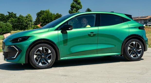  Renault Clio a Gpl, costi di utilizzo attraenti: con il pieno si possono percorrere quasi 1.500 km 