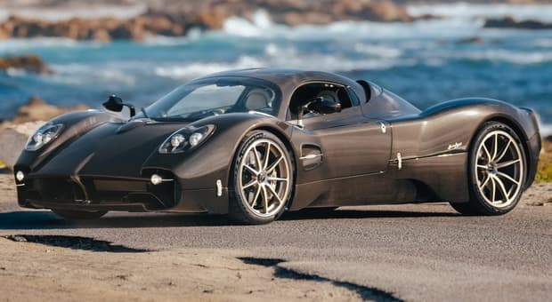  Pagani, un set di bulloni in titanio della Utopia costa ?solo? 161mila euro. Come una Porsche 911 Carrera GTS 