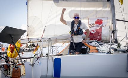 La Mini Transat la chiude Thiemo Huuk (all'arrivo con un armo di fortuna)