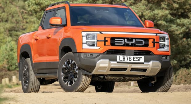  BYD Shark: il pick-up ibrido plug-in da 436 cv che sfida ogni terreno 