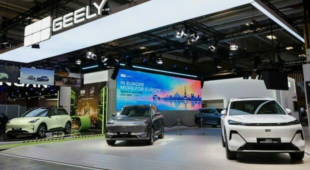  Geely e Zeekr, a Parigi il design incontra la tecnologia: nuova sfida cinese al mercato europeo 