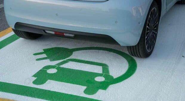  Auto elettriche, a fine 2025 i punti di ricarica pubblici in Ue quintuplicati rispetto al 2020 