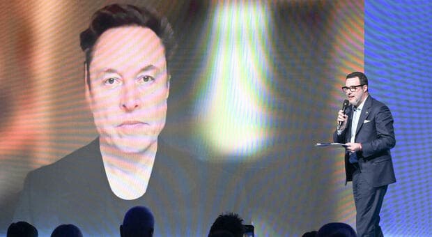 Salvini parla con Musk per aprire a guida autonoma: «Problemi e vincoli non possono chiudere porte al futuro» 