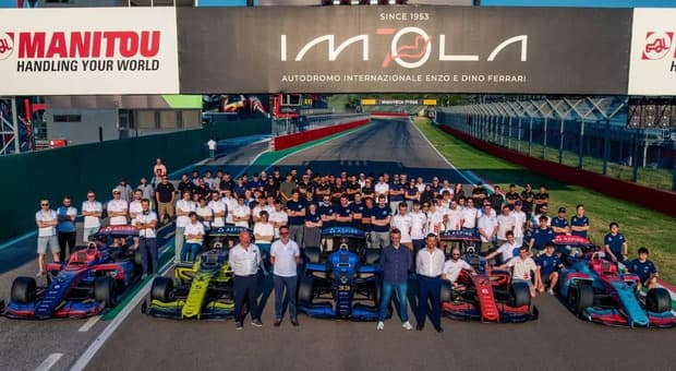  A2RL, a Imola la sfida del futuro: cinque monoposto senza pilota corrono guidate dall?intelligenza artificiale 