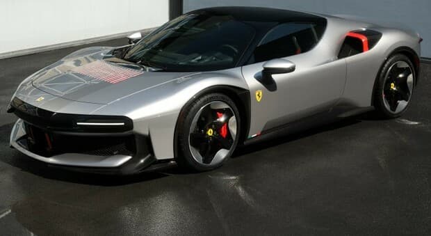  Ferrari CZ26, la one-off del Cavallino presentata a Monterey su base della SF90 Stradale 