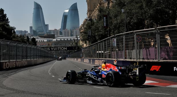 GP dell'Azerbaijan, libere 3: Verstappen porta la Red Bull al comando e sfida la Mercedes, bene Hamilton terzo 